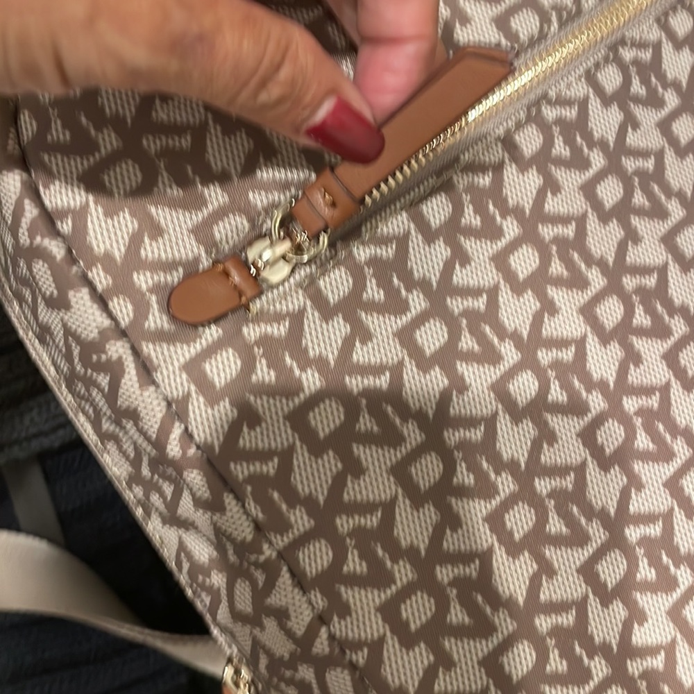 Bag - Picture 2 of 6